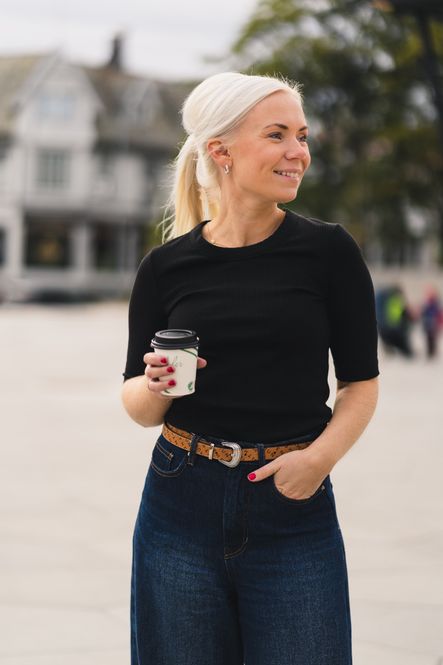 Hovedbilde Dagna T-Shirt Black 