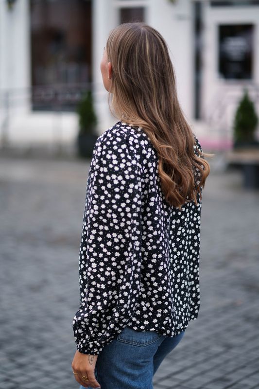 Sabby LS Shirt Black Flower 