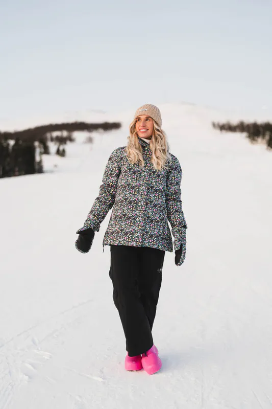 Snow Puffer Flower Black 