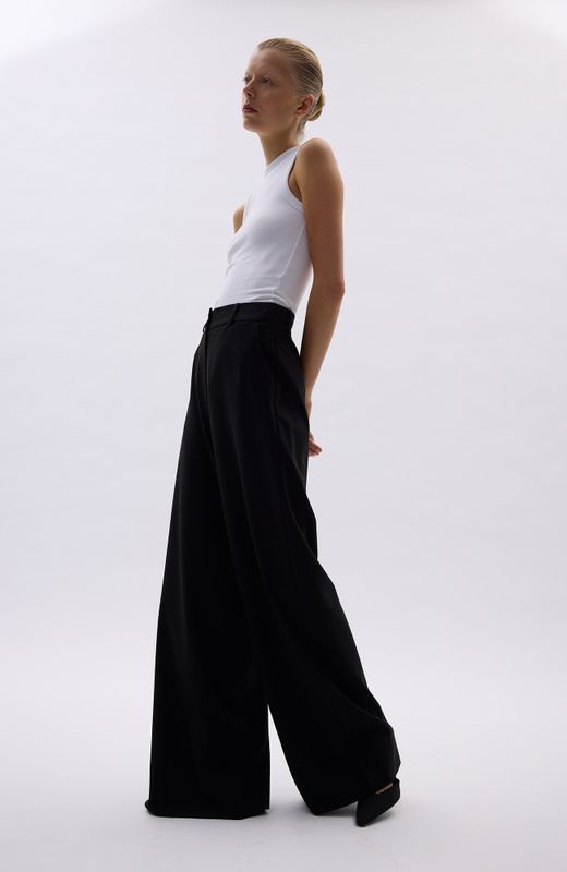 Laura 285 Black Long 