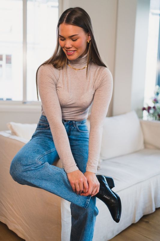 Perfect Line Cashmere Turtleneck Beige 