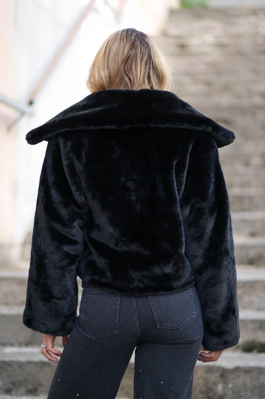 Yoneko Short Coat Black