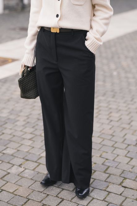 Hovedbilde Laura 285 Black Regular 