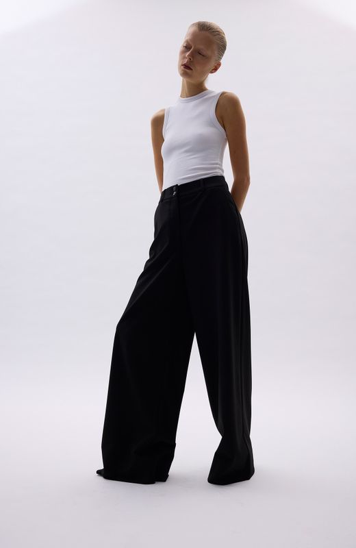 Laura 285 Black Long 