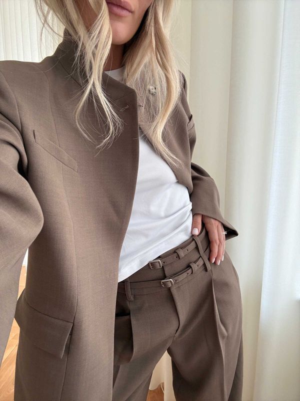 Monique Blazer Sand 