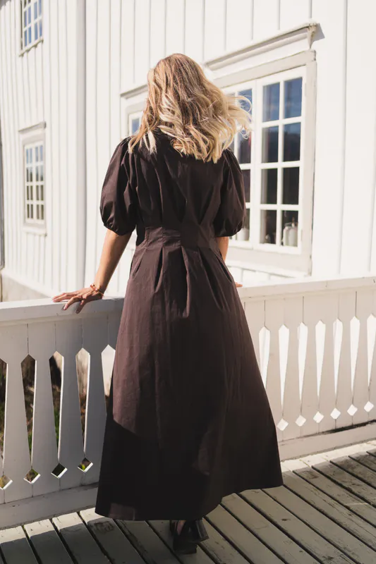 Poppy Pleat Dress Dark Brown 