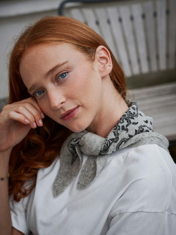 Ariya Paisley Knit Scarf Grey Melange 