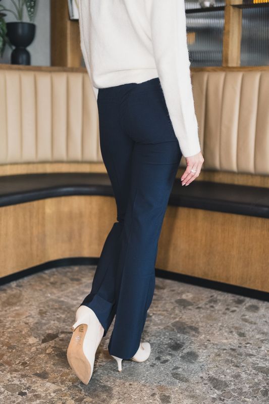 Clara 285 Navy Regular 